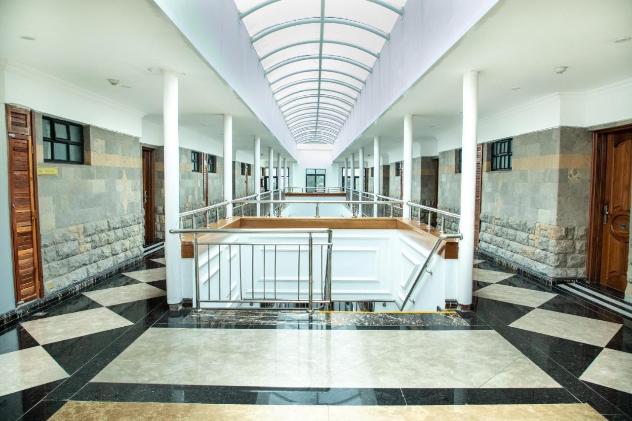 Weston Hotel Nairobi Exterior photo