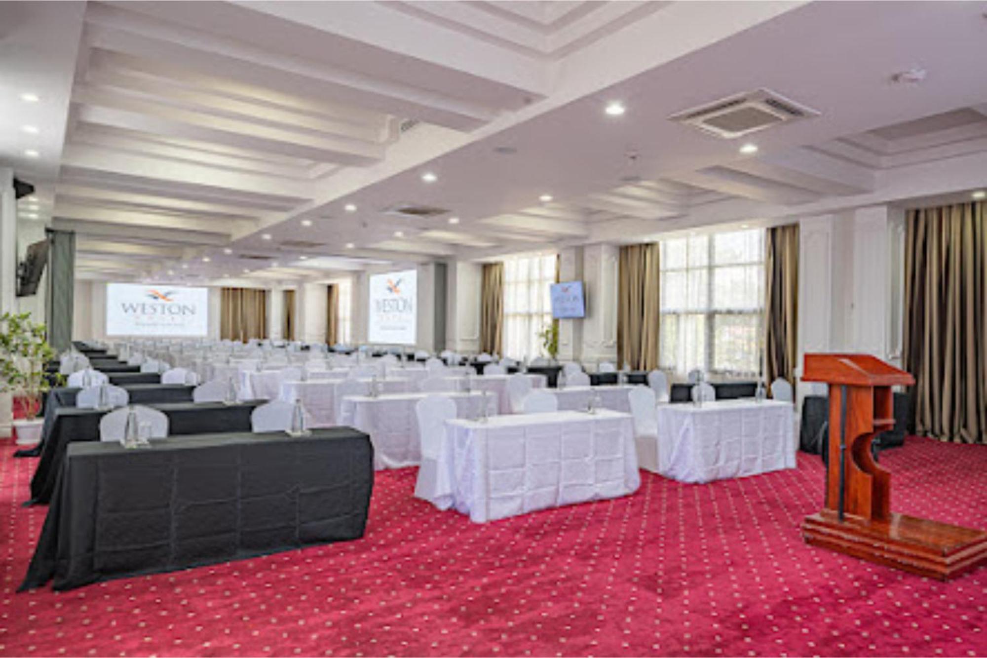 Weston Hotel Nairobi Exterior photo